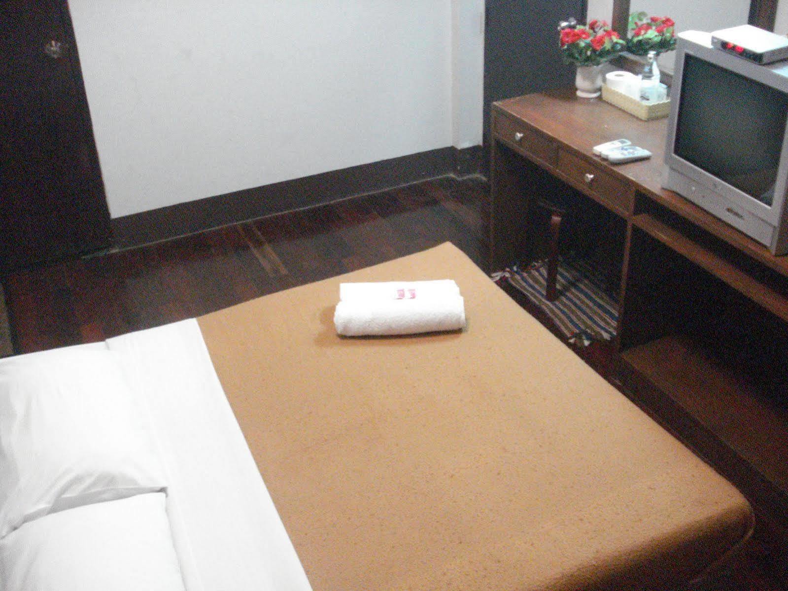 City Home Guest House 清莱 外观 照片